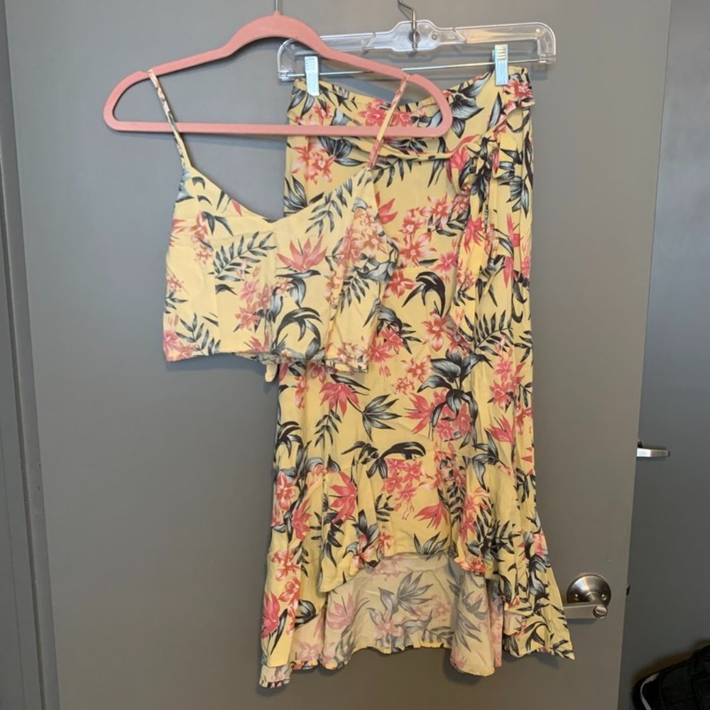 Yellow two piece skirt+camisole set